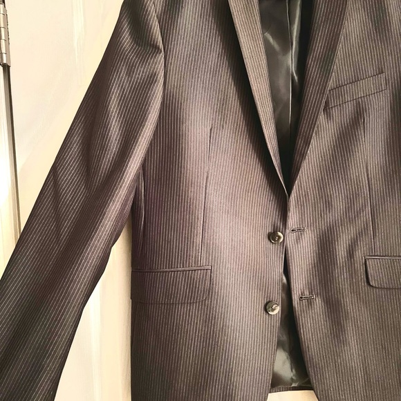 Kenneth Cole Reaction Stripe Suit Jacket. Sz 40 Regular. Lined. Perfect cond. - Picture 2 of 10